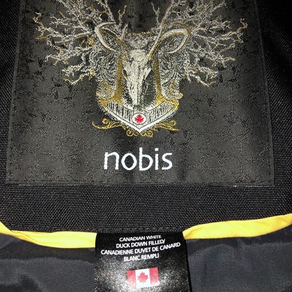 Size Small Nobis down jacket - Picture 3 of 4